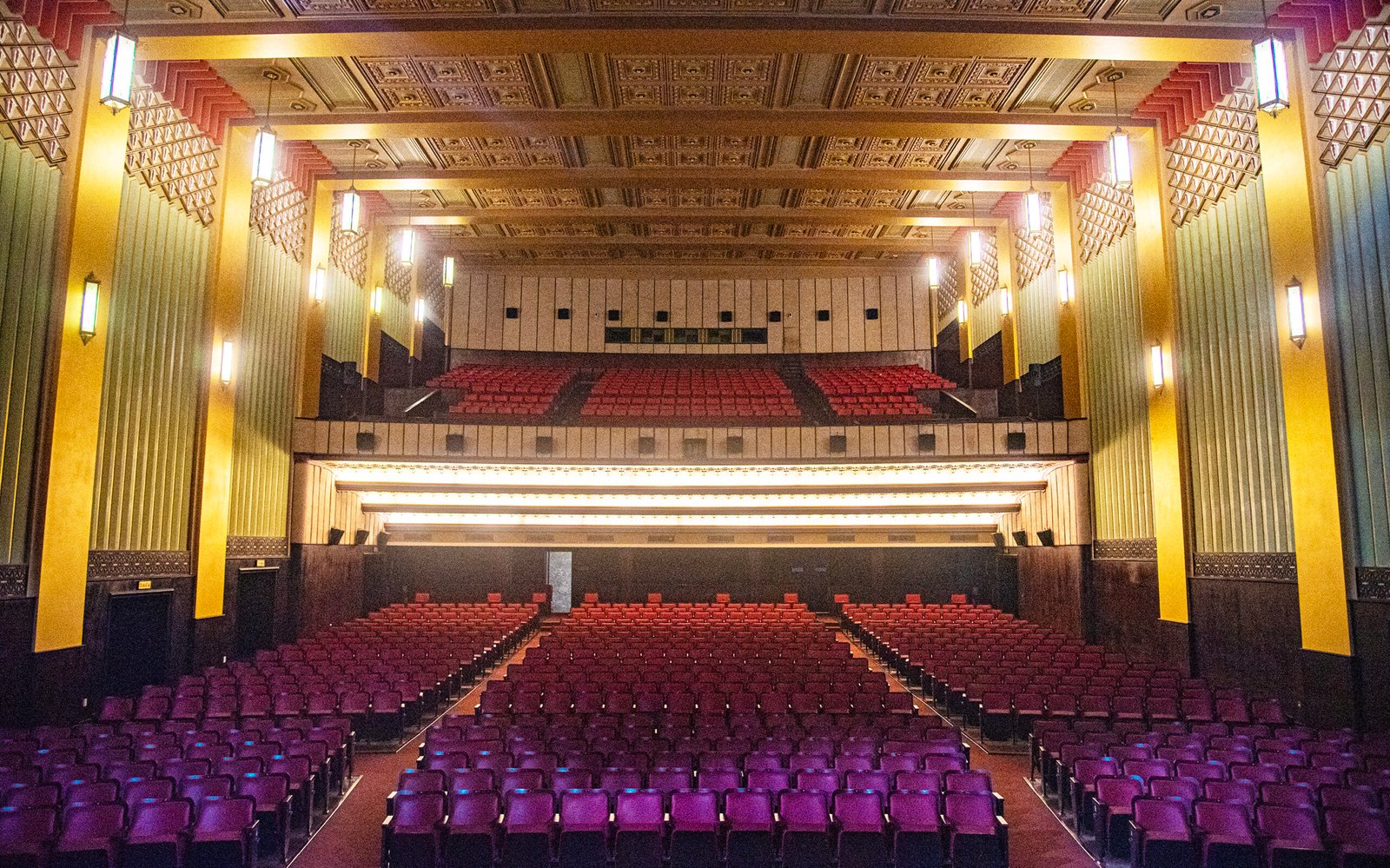 Documentário sobre restauro do Cineteatro São Luiz é lançado